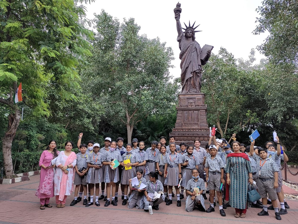 sunandask21's tweet photo. Impactful n efficient  display of recycling of waste #Waste to Wonder Park visited by students #ahlconintl  today. Mminiature versions of 7 Wonders of the World made with recycled scraps  @ashokkp @y_sanjay @sunita_rajiv @harprit_r @sumedhagp @namita6471 https://t.co/Bfo62ObXu4
