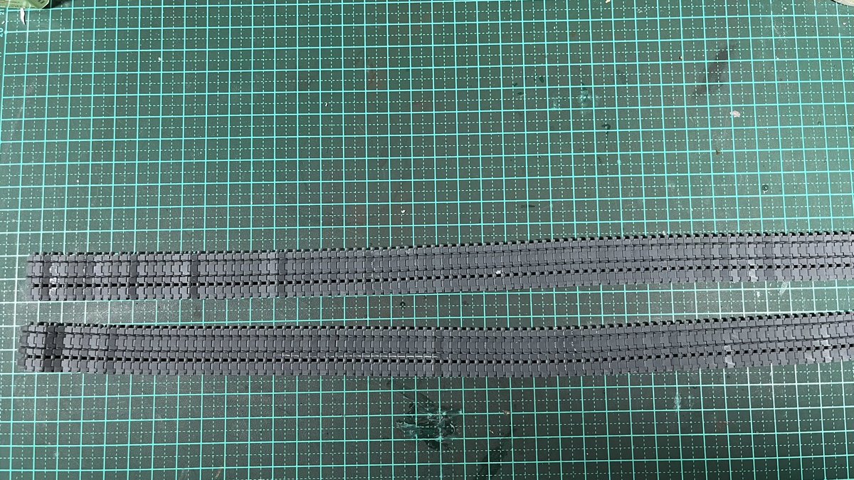 ScaleAussie's tweet photo. I spent 3 hours yesterday putting the @TankraftO tracks together for the Tiger 1 and got the exhaust shields on and damaged to replicate the damage from the movie Fury.
#tiger1 #WW2 #furymovie #aussiescalemodels #135model #135scalemodel https://t.co/ijMUu1DcHj