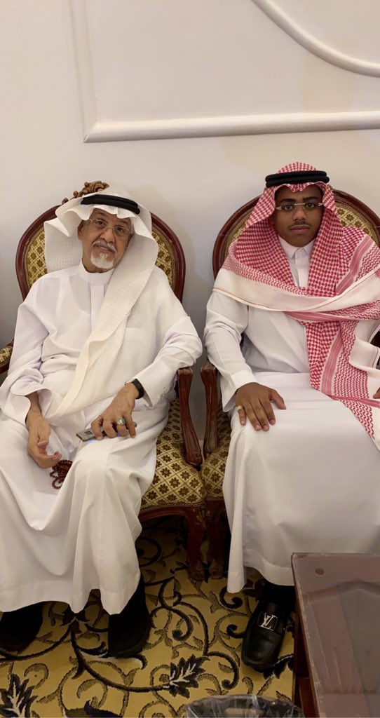 bamujallymohsin's tweet photo. صورة تجمعني بجدي الغالي الدكتور احمد بامجلي عضو شرف نادي الاتحاد و الرئيس السابق لنادي💛 https://t.co/8gD5BV7woF
