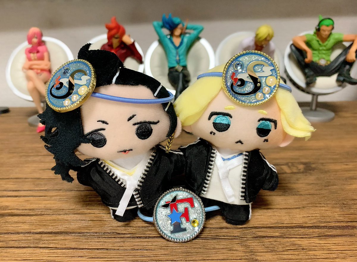 time03op's tweet photo. 3つ買えばゾローサンが揃うって頭の悪い考えで買った結果推し被り
🤖🚬🚬の順で出てみんなゴムが青かったからドキドキしたw😂 https://t.co/5bf3sLfXQq