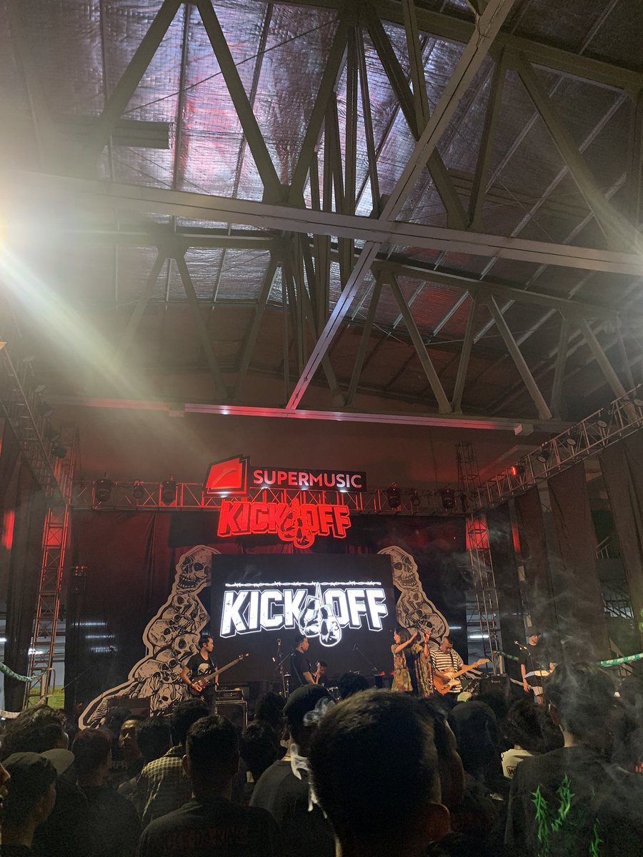 FRAMBOS__1976's tweet photo. GAYENGG!!🍻
@CampusBoys1976
#KickOff3 https://t.co/ccK1lzAngc