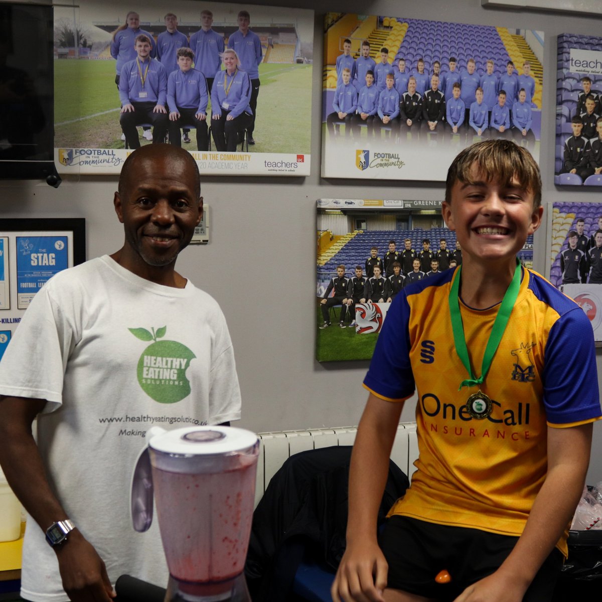 Yesterday we welcomed Rupert Aikman to Football in the Community who spent the day with us teaching us about Healthy Eating. He gave a workshop about healthy foods and a chance to have a go on a smoothie bike!

<a href="/HES_4All/">Rupert Aikman</a> 
<a href="/NottsCC/">Nottinghamshire County Council</a> 
#HAF2022