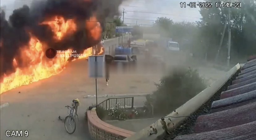 bayraktar_1love's tweet photo. It was also previously reported that collaborator Layshev Askyar was blown up in his own car in the city of Starobelsk in Lugansk region.

The traitor, after the invaders came to the city, received the post of head of the so-called.  "MREO MVD LNR" in Starobelsk.
Video below⬇️ https://t.co/C9SBkivxnp
