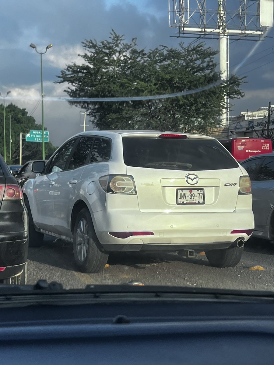 MonoCorp13's tweet photo. Por personas como están era #puercas en lázaro Cárdenas es por las q pasan accidentes @Trafico_ZMG @ElTocinoDelDia @TransporteJal https://t.co/vGv1tXf0fV
