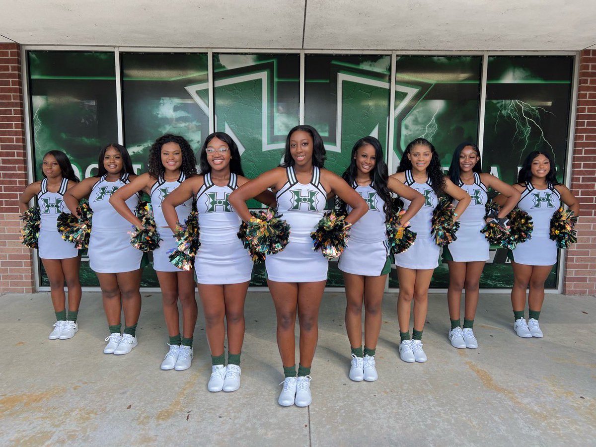Ms_TynishaSmith's tweet photo. My baby girl had her FIRST high school football game yesterday! They all did great! Auntie is proud of you love bug. @HightowerCheer @HHS_Canes @HHS_PTECH #Cheer4Life #CheerAuntie #BlackGirlsCheer https://t.co/2aVHe2y9Eh