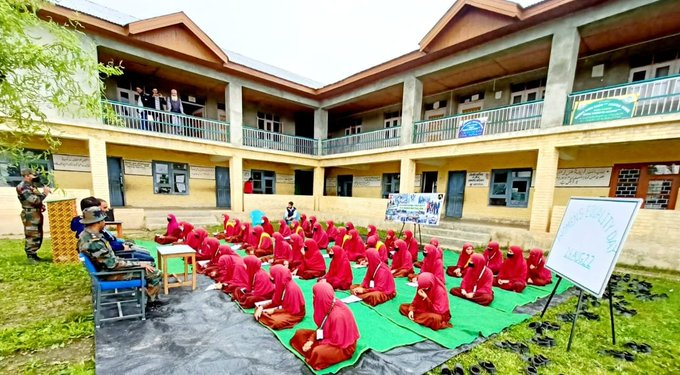 Hassen_Wadiyan's tweet photo. A short #lecture & #essaywriting competition conducted by #IndianArmy on #WomensEqualityDay at Hazrat Baba Reshi, Central High School, #Hajibal, #Baramulla District. 40 students alongwith 4 teachers were part of the event.
#Kashmir
#womenempowerment
#women
@manojsinha_
#Friday https://t.co/zZAOcegRZo