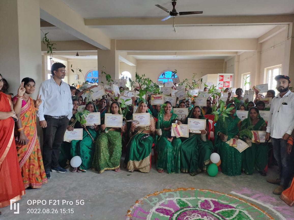 Mr_Ruude's tweet photo. #BRLPS_JEEVIKA
#satatjeevikoparjanyojana
@Vikrama13320063
@rahulias6
 In Warisnagar Jeevika Today we Have succesfully Graduated 96 SJY didi.
In the Presence of BPM , BRP, DRP, SJY Dist. Nodal, RC, SD manager, DPM incharge, Finance mananger, Mrps &amp; All 96 SJY participants. https://t.co/WPuTPsToAB