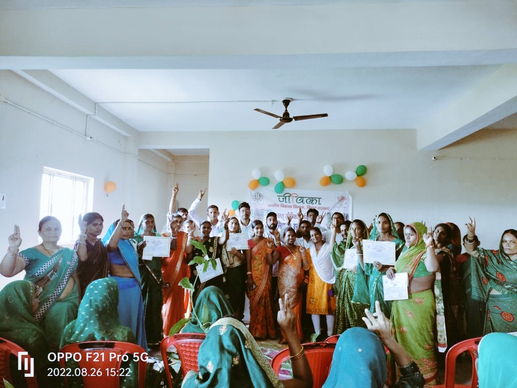 Mr_Ruude's tweet photo. #BRLPS_JEEVIKA
#satatjeevikoparjanyojana
@Vikrama13320063
@rahulias6
 In Warisnagar Jeevika Today we Have succesfully Graduated 96 SJY didi.
In the Presence of BPM , BRP, DRP, SJY Dist. Nodal, RC, SD manager, DPM incharge, Finance mananger, Mrps &amp; All 96 SJY participants. https://t.co/WPuTPsToAB