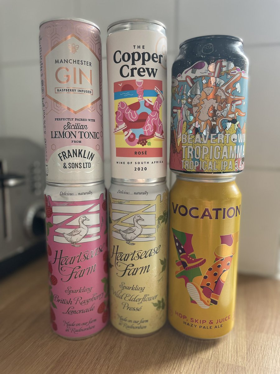 WhatKatySaidUK's tweet photo. ad - It’s FriYAY! What’s your drink of choice? Does it come in a gorgeous recyclable can? #SummerInACan #MetalRecyclesForever @CanMakersUK https://t.co/9cr2Lj7Tlx