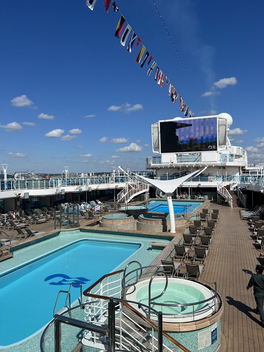 laura_stone28's tweet photo. What a lovely day to be onboard the beautiful #EnchantedPrincess for the Spotlight Bar show preview! https://t.co/k8TvERF7cZ