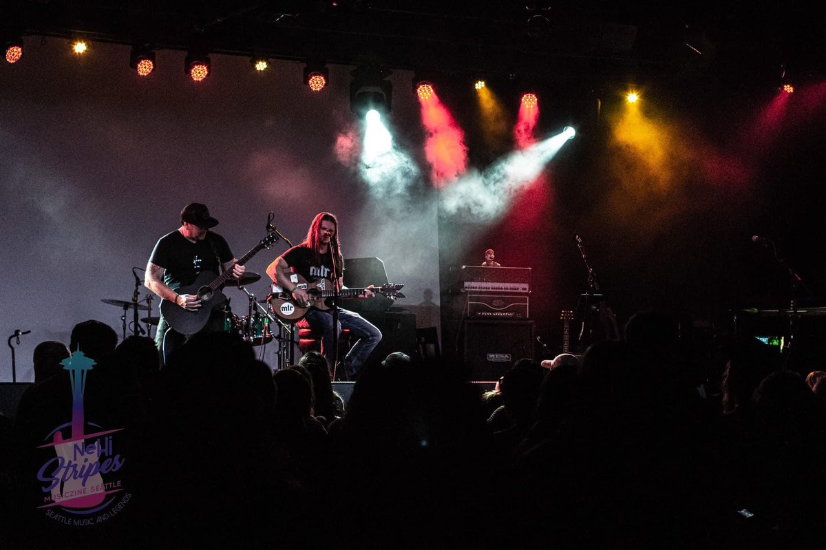 MTR_PROJECT_'s tweet photo. Martin had the honor of opening the 20th Layne Staley  tribute at  in Seattle 8/19-20th!  Joined by his  THREDmate @JeffMNoble for the second night. The crowd was electric and filled with love for Layne! Opening 4 @AICFliesTribute  photo credit: @KurtClark/@nehi_stripes https://t.co/gqnbPItOe7