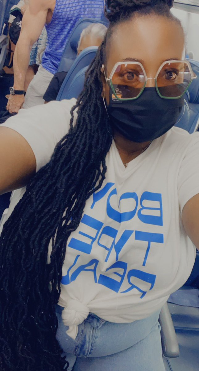 iamLaShannon_'s tweet photo. Summer traveling continues … Leggo! 🛫 | #TravelStyle 🕶 @IamTabithaBrown #TargetTabCollab |👚 @target #TargetStyle ✌🏾 https://t.co/6bBrs46BKW
