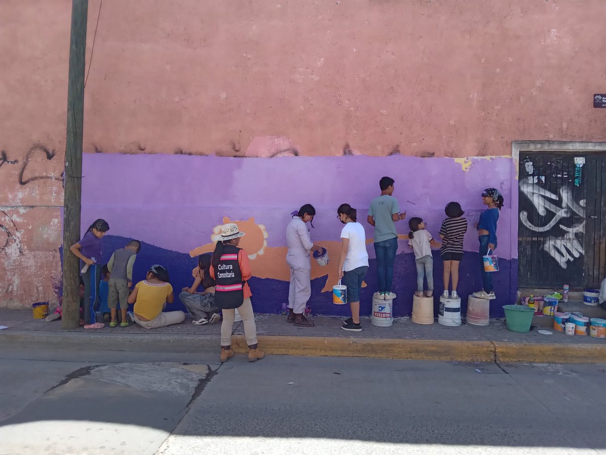 SemilleroEn's tweet photo. Cerramos nuestro curso de verano con la creación de un mural, contamos con la colaboración de Yossimar Gálvez.
#VeranoConFlores #SomosSemillerosCreativos #CulturaComunitaria https://t.co/GSerruTfH4