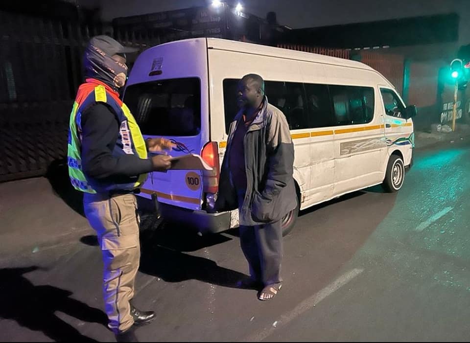 _ArriveAlive's tweet photo. Four vehicles were impounded for number plate investigation by JMPD officers in Joburg Cbd and another one on the M1 Southbound https://t.co/ElYMaRSlb8
#ArriveAlive #VehiclesImpounded #NumberPlateInvestigation @TMPDSafety https://t.co/tRKNUokBse
