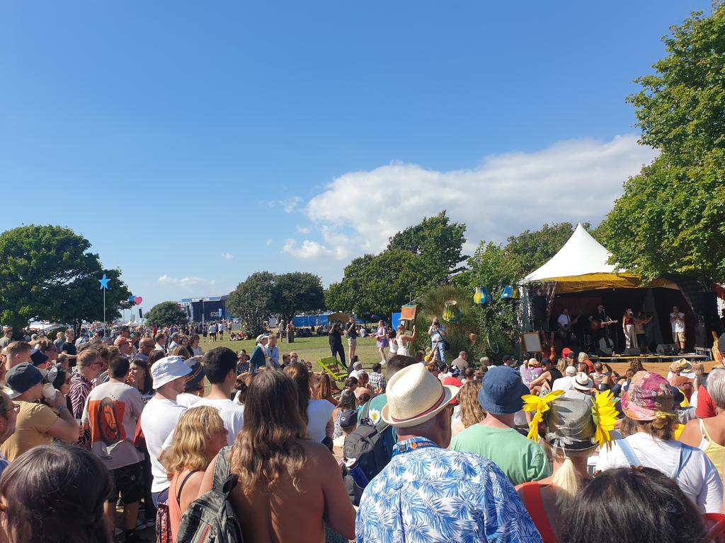 Maso086's tweet photo. @VictoriousFest Primal Scream other wordly and now these babies! https://t.co/EFlmYjh88q