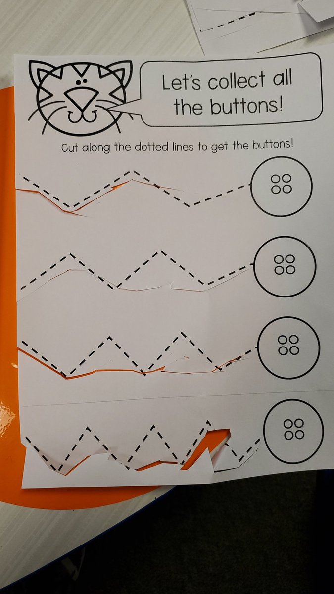 ChristineBalmac's tweet photo. Before we start practicing with our scissors, we have to learn about scissor safety. #safetyfirst #preklife #openclose @ClaytonTechTalk @AmarisBravo1 @Fountain_AP @BulldogsAP @IrvingISD https://t.co/54C7KePZ5D