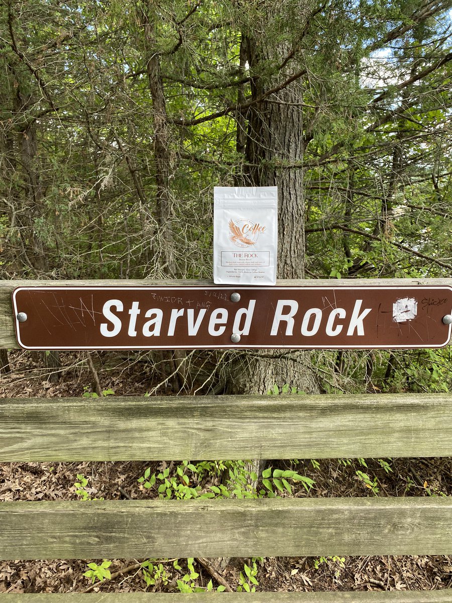 Friday feels! #UCLdraw #starvedrock #hiking #starvedrockstatepark #specialtycoffee #chicagodaytrip
