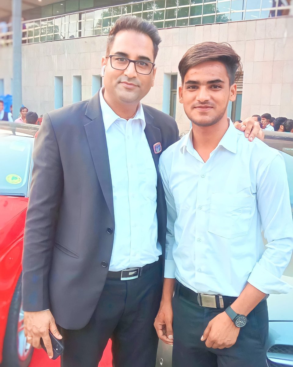 Vimalkumarshrof's tweet photo. "Everything is possible if successful people are with our"..✌️✌️
।
.
।
Thank you so much @chauhanraj_official Sir ❤️ https://t.co/RkZLP6Jq8C