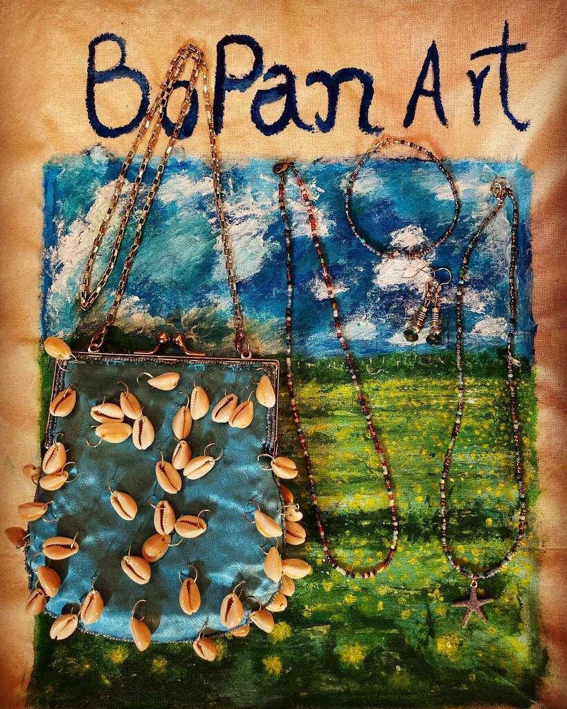 bopanart's tweet photo. #handpainted #totebag #handmadejewelry #beadswork
Get some souvenirs back home to your cute one, from BoPan Art #pakostane https://t.co/w1bZpAhU6c https://t.co/8wue8smam2
