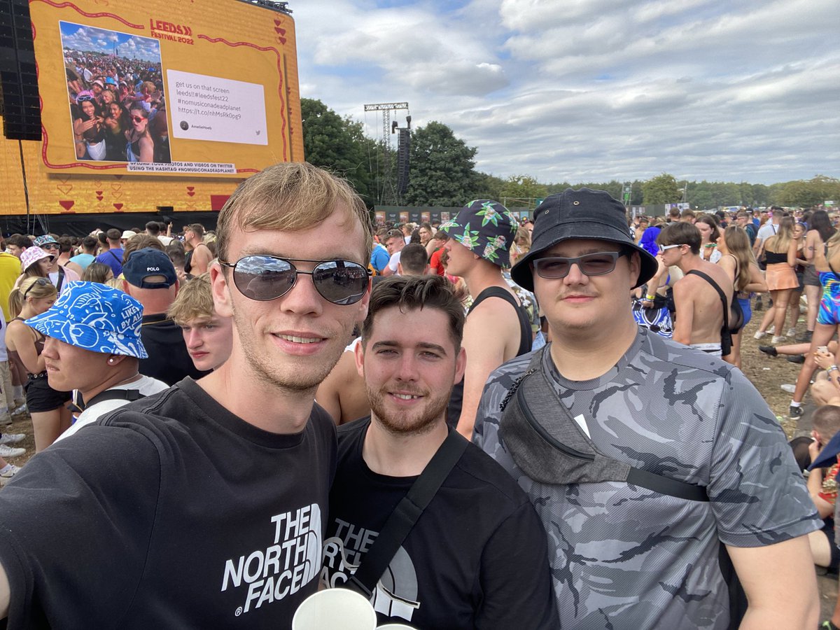 TomH345's tweet photo. Living the dream! #NoMusicOnADeadPlanet #leedsfest https://t.co/OFXBeWHSNS