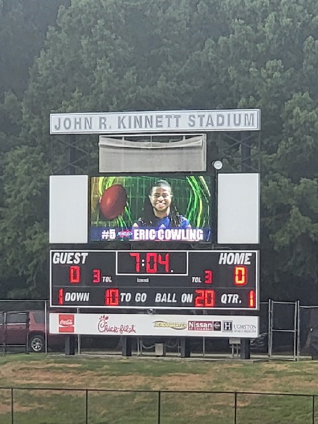 officialstep's tweet photo. Friday Night Lights 🌙
On the Road✨️
LEGGO PATS!💙🤍❤️
@EricCowlingJr
@PatriotRecruits
#igot5onit
#5golive
#defense
#seniorszn
#linebacker https://t.co/sE5i82BLH3
