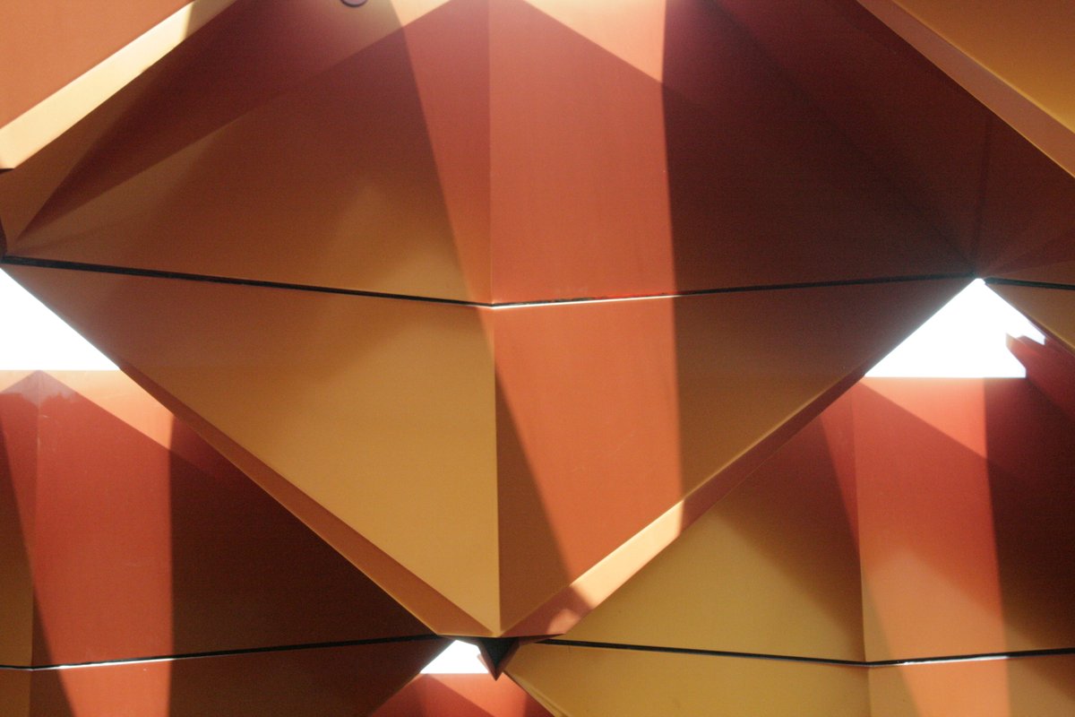 EDAContractors's tweet photo. EDA’s scope included the air and vapor barrier, knight wall subframing system, roxul insulation and rhombus shaped ACM panels on the exterior. The most critical feature was the “baffle ceiling” below the skylight on the building interior.
#EDAWay #SuccessfulTogether #FieldFriday https://t.co/MtMsVCijdP
