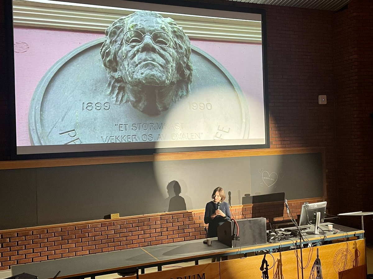 sum_uio's tweet photo. The Arne Næss students have hosted a successful second day of #ANsymp: – I sensed the energy as soon as I entered this room. Keep that energy, I think it’s renewable! says our @UniOslo prorector @AseGornitzka #Zapffe Prize Ceremony https://t.co/8euTykG5tS