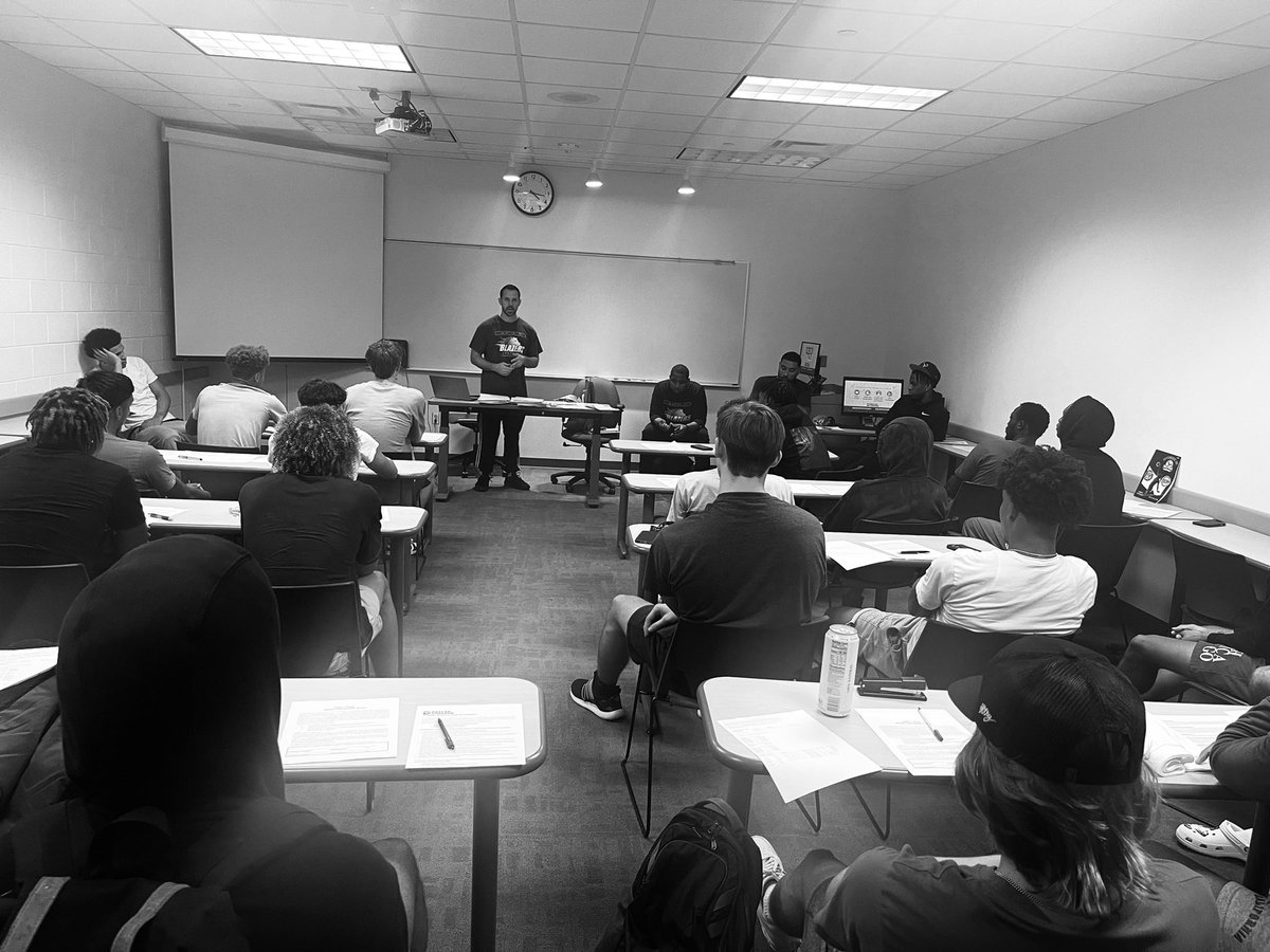 NorthLakeMBB's tweet photo. Week 1 complete #blazers #NJCAAD3 #JUCO https://t.co/Cs0zXAyC5b
