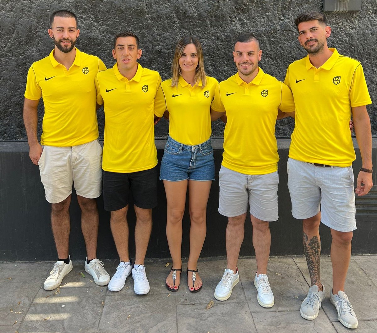 ComArbitresFBIB's tweet photo. Els àrbitres del nostre comitè que dirigeixen partits de Lliga EBA i Lliga Femenina 2 han acudit al clínic d'arbitratge de la FEB a Saragossa

💪🏻 Us desitgem la major de les sorts en aquesta nova temporada!

#IllesDeBàsquet https://t.co/ahiDG2JnFK