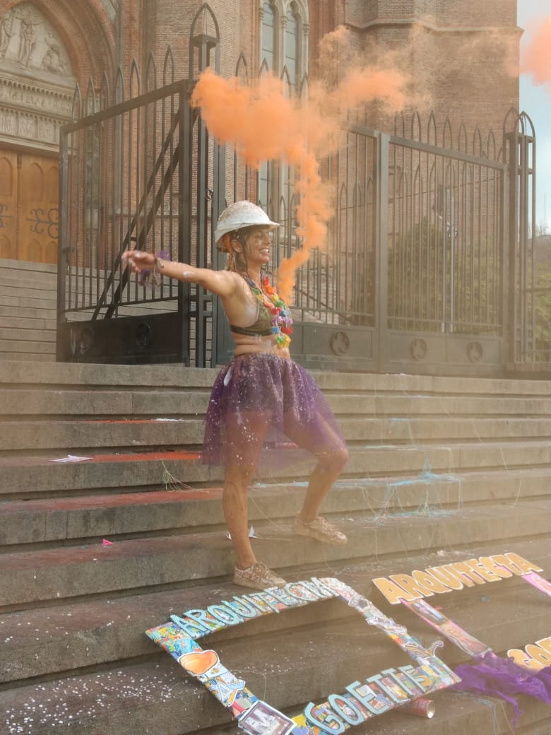 Buen día! Vengo a presumir de mi Hija Arquitecta!!!! Cuánta emoción!!!!!!