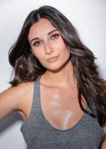 Sasha Roiz e Lilah Richcreek Estrada entraram para o elenco de #ChicagoMed. 

Roiz será o Dr. Jack Egan um médico renascentista milionário e Estrada será Nellie Cuevas uma psicóloga que trabalhará principalmente com Dr. Charles.

 Sejam bem vindos a família One Chicago. ❤️