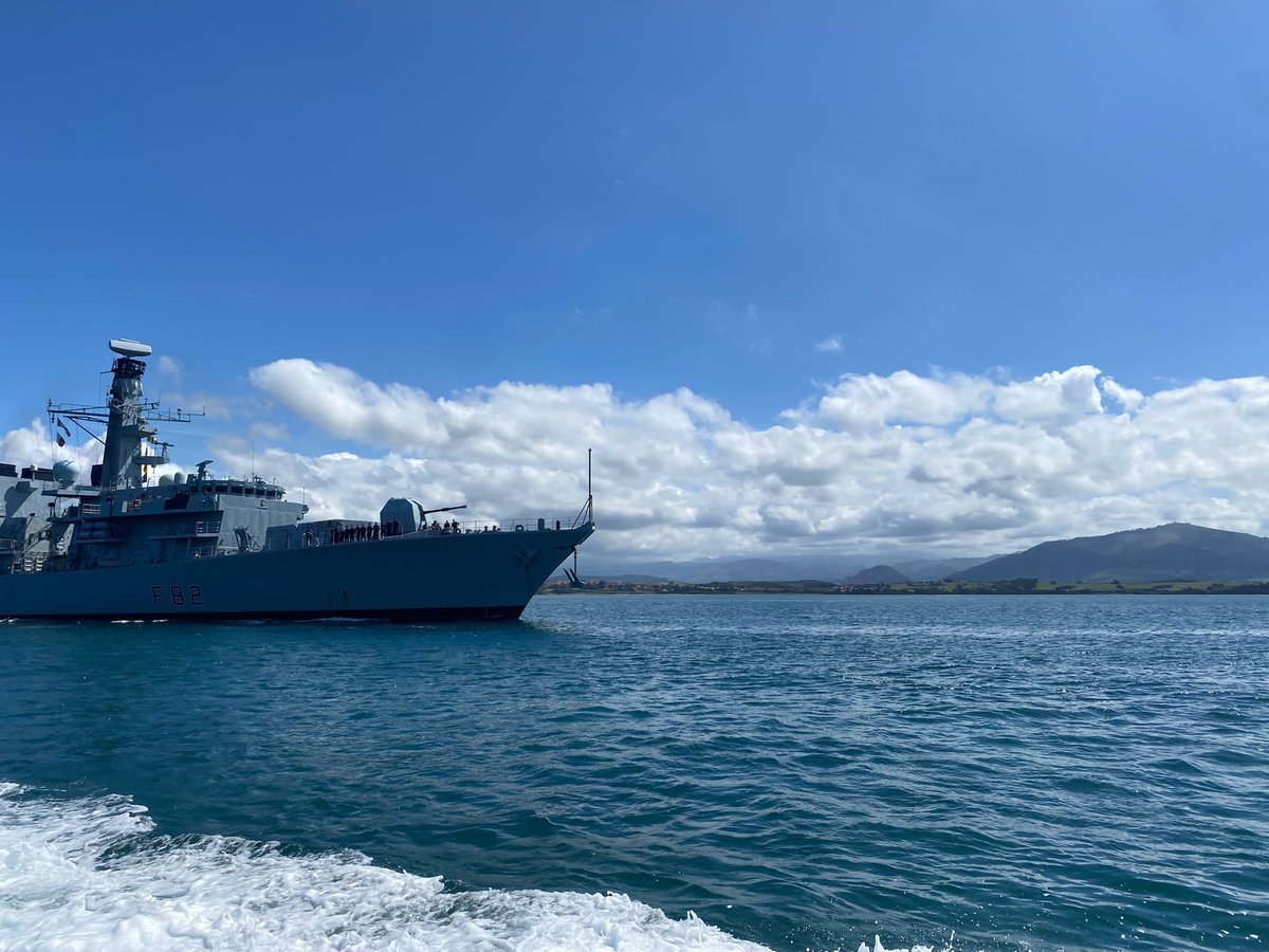 HMS Somerset tweet media