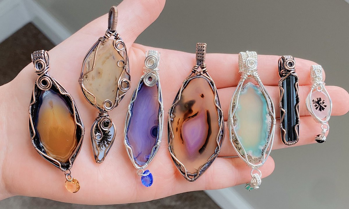 tayraegems's tweet photo. MY WHOLE SITE IS 20% OFF!!!! no code needed, the discount will apply at checkout <3

(the reason for the sale? i'm having surgery this afternoon and i'd love to wake up to some new orders after the anesthesia wears off!! that'd make me v happy i think 🫶🏻)

https://t.co/ugNS7OCODT https://t.co/yGfkl3PjDE