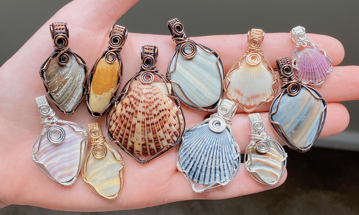 tayraegems's tweet photo. MY WHOLE SITE IS 20% OFF!!!! no code needed, the discount will apply at checkout <3

(the reason for the sale? i'm having surgery this afternoon and i'd love to wake up to some new orders after the anesthesia wears off!! that'd make me v happy i think 🫶🏻)

https://t.co/ugNS7OCODT https://t.co/yGfkl3PjDE