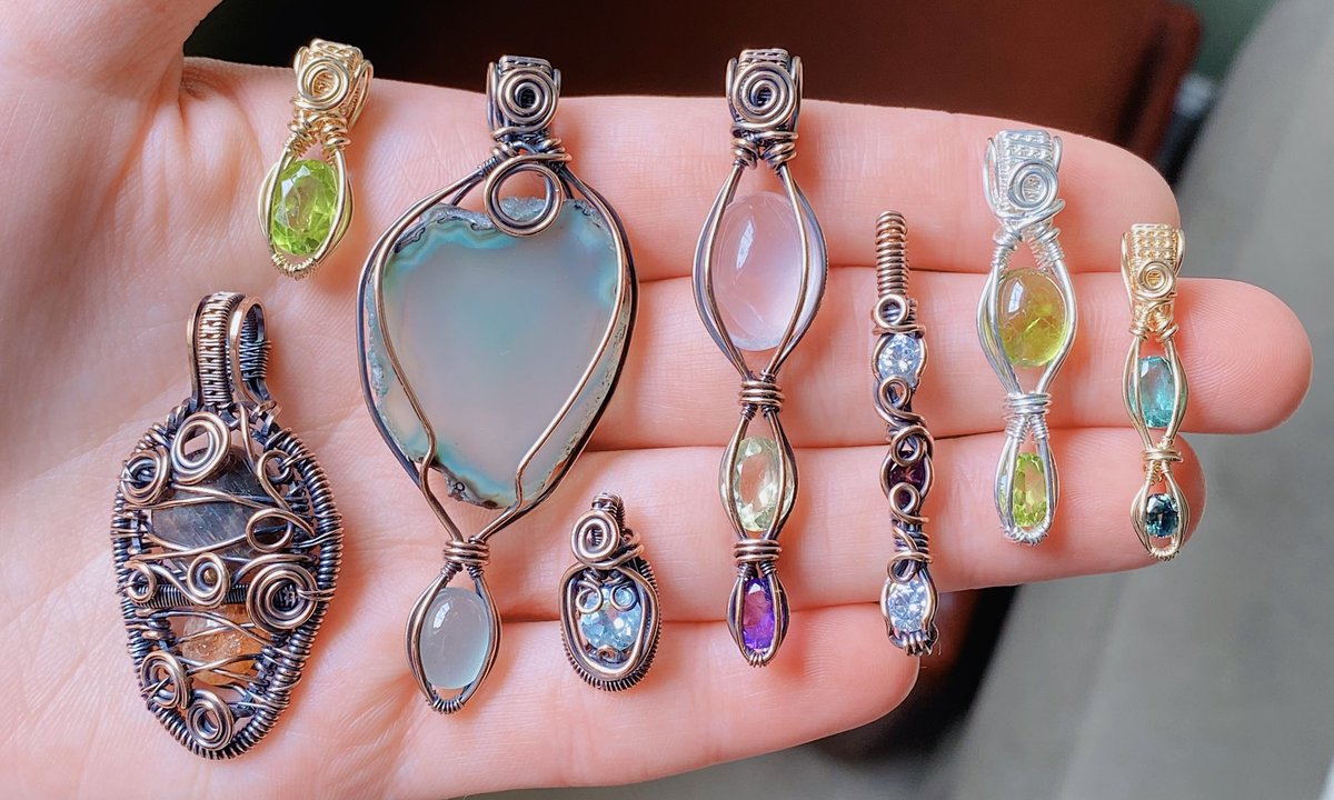 tayraegems's tweet photo. MY WHOLE SITE IS 20% OFF!!!! no code needed, the discount will apply at checkout <3

(the reason for the sale? i'm having surgery this afternoon and i'd love to wake up to some new orders after the anesthesia wears off!! that'd make me v happy i think 🫶🏻)

https://t.co/ugNS7OCODT https://t.co/yGfkl3PjDE