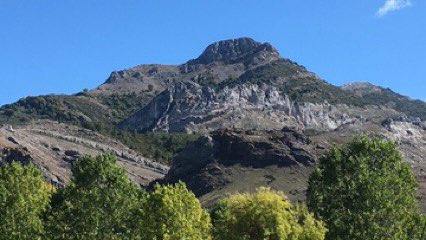 batidivulga's tweet photo. Veo que la etapa de hoy de #LaVuelta22 acaba en #Cistierna (#León).
Fantástico lugar, el valle del #Esla, para la #geología!
@geotdf @patrimonionat @CyLesVida @desdeleon @diariodeleon @lithospheric @geologoenapuros @GeologicalMan @ingeododo @geodarte https://t.co/eougUuAv6n