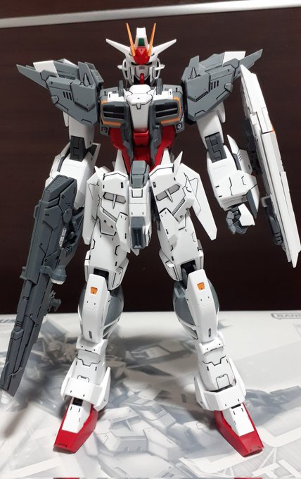 エクスインパルス本体ようやくここまで組上がった…
あとはエクスシルエットだけだがこれだけでも中々いい感じだ 
