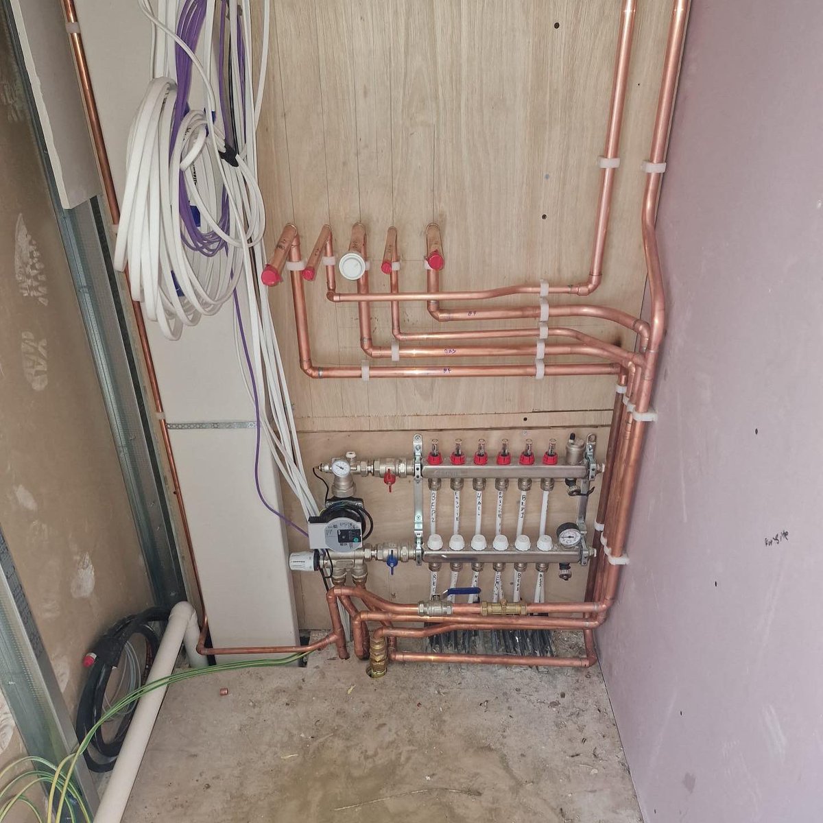 RedBlueLtd's tweet photo. Great prep work from our engineer Aziz and the team at our Kensal Green project #Mechanical #plumbing https://t.co/pFhfeyGw4W