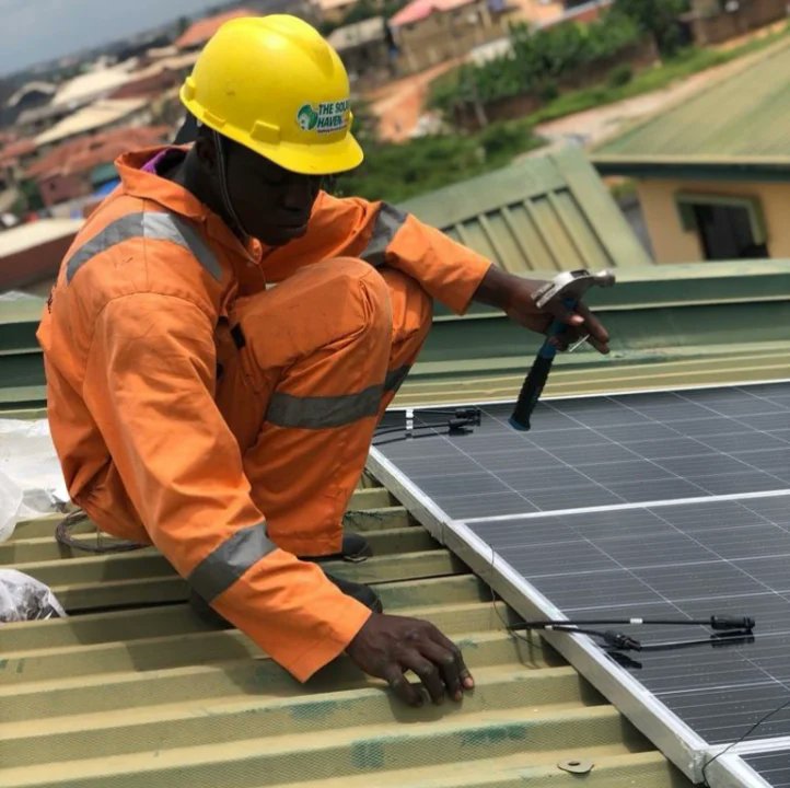 TheSolarHaven's tweet photo. We have installed over 100s of this system with full satisfaction from our end user and we have just install this at Eleyele in ibadan  few weeks ago 

The System cost 1.6million and it has 1 Year warranty .
#asuu #theppp #BreakingNews  #Nigeria https://t.co/e8P0Kwkyb3