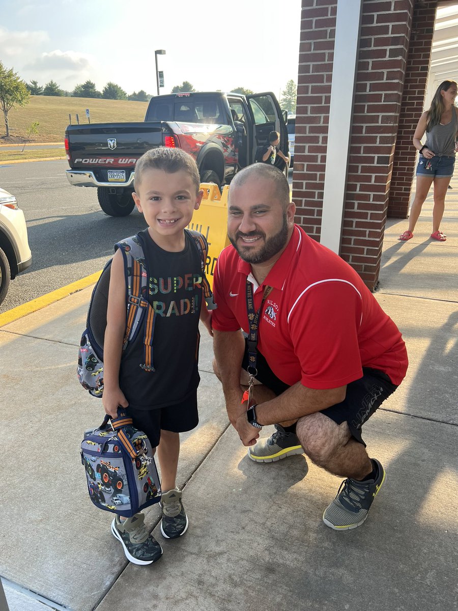 There are some teachers whose impact far exceeds the classroom. This man is one of them ❤️🎉🍎 <a href="/WilsonSchlDist/">Wilson School District</a> <a href="/mr_stenger/">Jon Stenger</a> #wilsonsd #wilsonempowered
