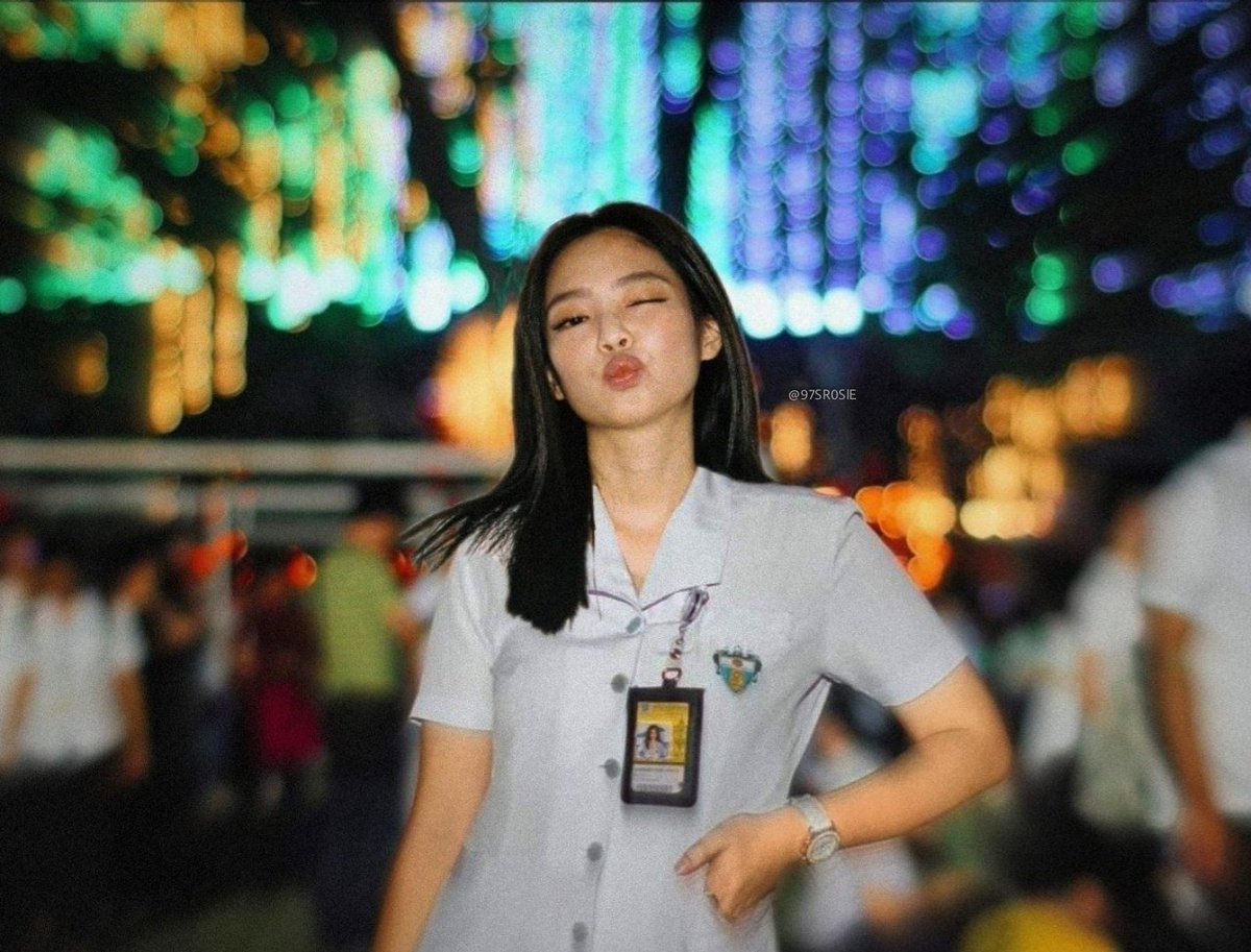 nostaljen's tweet photo. a thread of jennie's pics that give off university student vibes https://t.co/4CQ0pGRptw