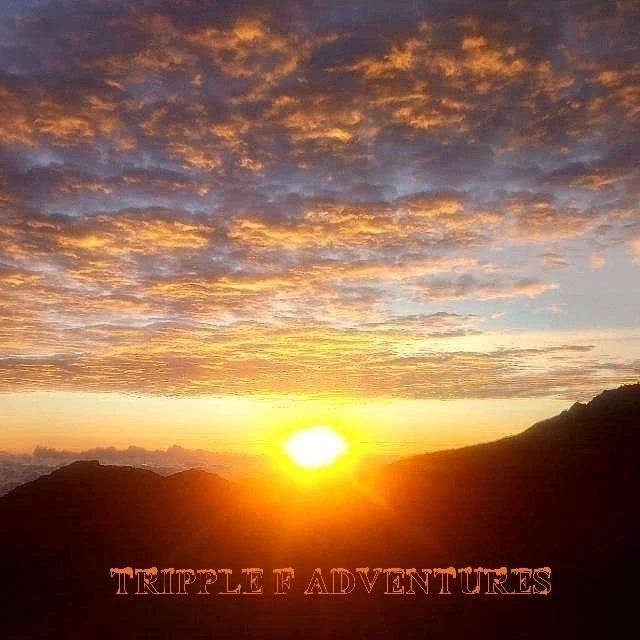 TrippleFAdvent1's tweet photo. The beauty of being at the peak.... Mt Kenya, lenana peak https://t.co/RyF0GBGPA5