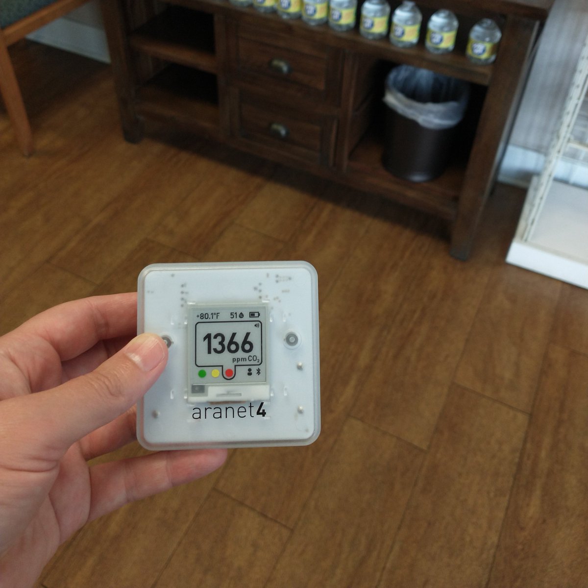 cleanairatx's tweet photo. With only three people in the waiting room at VCA Arbor Animal Clinic, this number suggests poor ventilation standards. No HEPA filters in sight and the staff didn't know what kind of filtration is installed in the HVAC system.
1/ https://t.co/mqzCkwFWO7