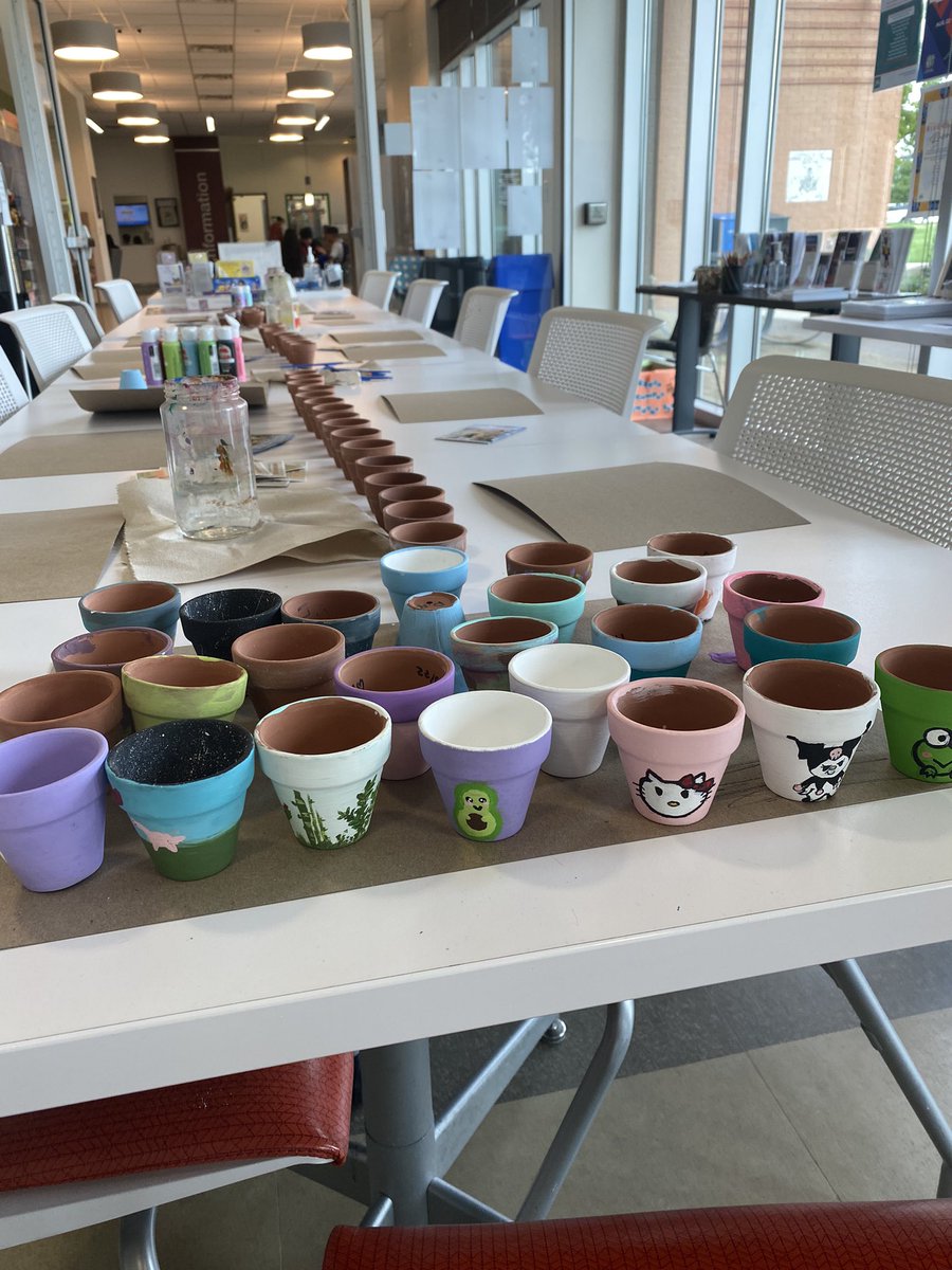 CoburnCori's tweet photo. I visited the ACC Elgin campus this week. Like our other campuses, the Student Life dept is very welcoming; explaining & connecting students w/ valuable resources. This “Grow with ACC” activity is literally planting the seeds of success in more ways than one. #ACC4Everyone https://t.co/dD8kwhWGQ1