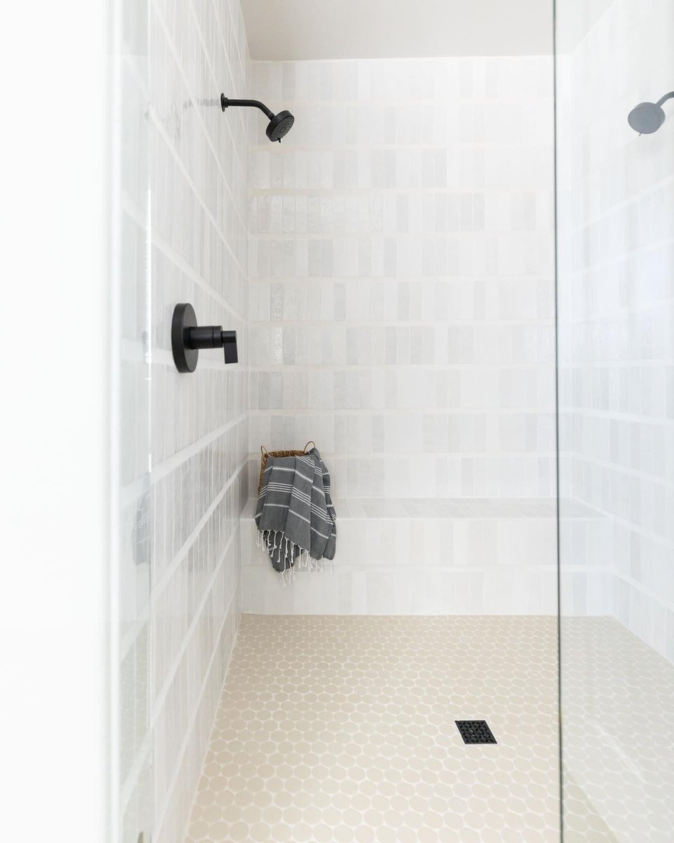 BedrosiansTile's tweet photo. Walk-in shower goals!

Shower Tile: Cloe 2.5x8 in White
Shower Floor: Makoto 2" Penny Rounds in Tatami Beige https://t.co/juSfeoCTnx

Designed by treasureinthedetail
📷 lifecreated
Remodel cebuildersaz https://t.co/lZdVa34FkD