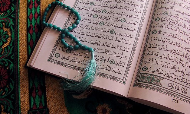 Halbar05's tweet photo. اقرأ بقلبك كل حرفٍ وارتقِ
فالله يرفع قارئ القرآن
الله يجزي كل حرفٍ عشرة
لا نعلم المقدار في الميزان💙 https://t.co/ufdLbtcuxT