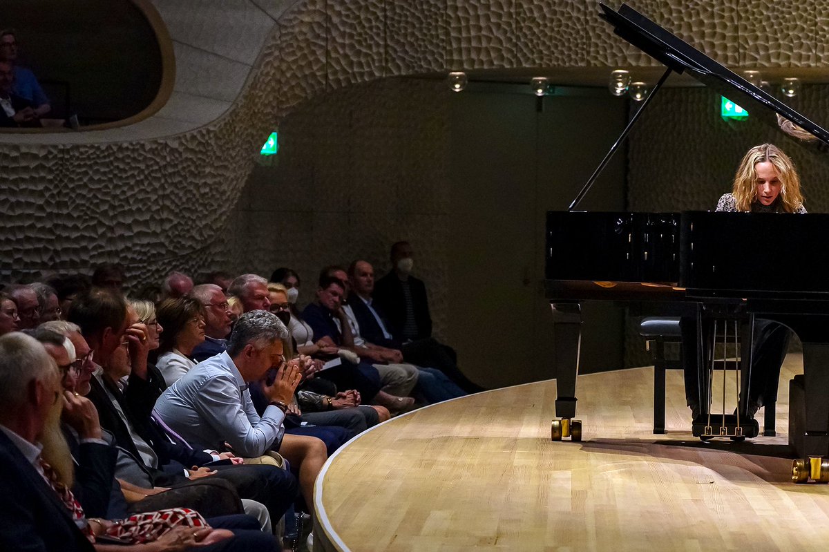 Alexandra Wimley tweet media