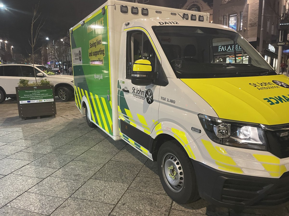 SJANTE_EastMids's tweet photo. (1)Night Time Economy 

Tonight the @SJA_CR_EastMids &amp; Events Team will be out in #LeicesterCityCentre at the Clock Tower providing care and support to people out in the town, reducing pressure and working with @EMASNHSTrust, @LPCityCentre.

#OneTeam #OurSJANight #TheDreamTeam https://t.co/fxriF18Ogw