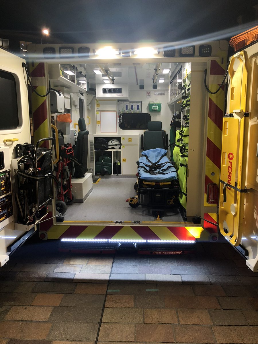 SJANTE_EastMids's tweet photo. (1)Night Time Economy 

Tonight the @SJA_CR_EastMids &amp; Events Team will be out in #LeicesterCityCentre at the Clock Tower providing care and support to people out in the town, reducing pressure and working with @EMASNHSTrust, @LPCityCentre.

#OneTeam #OurSJANight #TheDreamTeam https://t.co/fxriF18Ogw