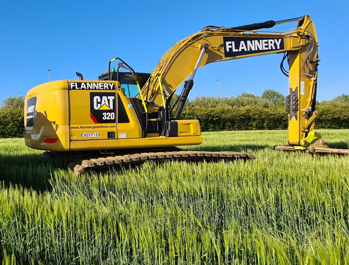 FlanneryPlant's tweet photo. Let’s Chillax! 🚜🏝️⛱️ 🚜
Have a lovely, long, and relaxing weekend everyone!
#weekend #bankholiday #flanneryplanthire #enjoyingweekend https://t.co/22MsrrZ0ix